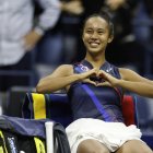 Leylah Fernández (i) perdió la final del US Open ante Emma Raducanu.