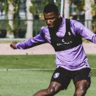 Moisés Caicedo espera ganarse un espacio en el Berrschot de Bélgica.