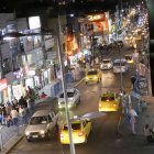 Cuando cae la noche, familias enteras salen a disfrutar de todo lo que ofrece la J.