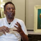 O Rei Pelé libra dura batalla por su salud.