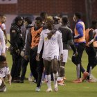 Los jugadores de Liga de Quito y Emelec tuvieron una pelea al finalizar el encuentro en el estadio Rodrigo Paz.