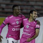 José  Angulo y Junior Sornoza llegaron como refuerzos para la segunda fase y con buen fútbol y goles tienen punteros a los rayados.
