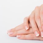 Una dieta rica en vitamina ayuda a las uñas.