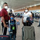 Thiago y sus padres viajaron ayer a Pamplona. Es la primera vez que la familia se separa.