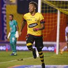 Byron Castillo es uno de los jugadores titulares en el esquema de Fabián Bustos en Barcelona.