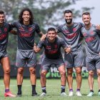 Con fe, garra y alegría: Bruno Piñatares, Williams Riveros, Mario Pineida, Gonzalo Mastriani y Damián Díaz.