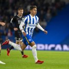 Jeremy Sarmiento (d) debutó con el primer equipo de Brighton, en la Capital One Cup ante el Swansea.