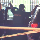 La policía llegó al sitio de la balacera pero no pudo hacer nada por la vida del adolescente.