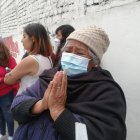 Gladys, de 78 años, entre súplicas pedía información sobre su nieto.