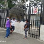 Los deudos contaron que las víctimas se sentaron a mirar un encuentro deportivo.