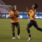 Los albos, con goles y buen fútbol, demostraron que lucharán hasta el final por la etapa. El juego en casa, ante los rayados, será definitivo.