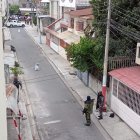 Hallan una granada en guasmo Norte y la detonaron los de antiexplosivos saliendo todos ilesos.