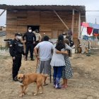 Los moradores se asustaron al escuchar las detonaciones en casa de sus vecinos.