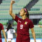 Deyna Castellanos acusa de abuso al exentrenador venezolano.