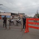 Los alrededores del cuartel de Policía fueron cercados para tomar procedimiento.