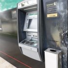 Utilizaron una soldadura autógena para abrir la puerta que está junto al cajero automático.NEGRETE/GUAYAQUIL-ECUADOR