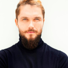 Fotografía cortesía del activista y escritor Nicko Nogués, mientras posa en la Ciudad de México.