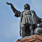 El famoso monumento al "descubridor de América" será reemplazado por otra estatua en la capital mexicana.