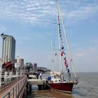 El velero ya está en el Malecón 2000