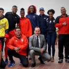 Juan Naranjo (de terno) apoyó en su preparación al equipo de velocidad, del que formó parte Álex Quiñónez.