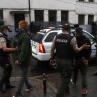 Los sospechosos fueron detenidos en las afueras del centro de salud de Chimbacalle.