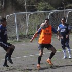 El balón volvió a rodar en la liga San Roque, para alegría de los jugadores, con partidos de entrenamiento.