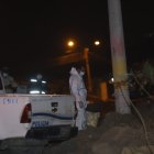 Policías llegaron al sector para retirar el cuerpo.