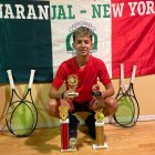 Jhon Moncada, a quien llaman Peke, y los trofeos que ha ganado los últimos meses en EE.UU.