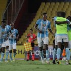 Una noche de terror vivió el Ídolo. Los octubrinos le hicieron la fiesta y ahora sueñan con ganar la segunda etapa.