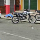 El herido fue atacado en un departamento y habría salido a buscar ayuda.