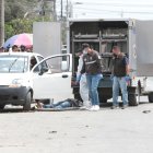 La víctima Carlos Castro Arenillas conducía su auto Chevrolet blanco cuando fue asesinado