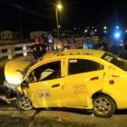 Se presume que el sueño venció al taxista y se estrelló.
