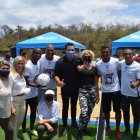 De izquierda a derecha: Consuelo Flores (concejala), Rhonda Cevallos (vicepresidenta de Planificación de Ambiensa), Frickson George, Tanque Hurtado, Josué

Sánchez (vicealcalde de Guayaquil), Cynthia Viteri (alcaldesa de Guayaquil), Iván Hurtado, Raúl Avilés, Stefano Ferretti (vicepresidente de Operaciones de Ambiensa). Y abajo, Patricia Rivera (presidenta de la Empresa Pública de Vivienda).