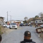 La madrugada se hoy jueves 11, fueron hallados 2 personas dentro de un vehículo en el sector Las Cabras de Durán.