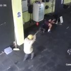 El desconocido ingresó al negocio y enseguida disparó contra Harlinton Campi.