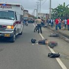 Así quedaron los cuerpos luego de impactar contra una vereda.