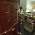 El fallecido fue velado en la misma casa donde lo balearon. En la puerta se veían las marcas que dejaron los tiros.