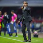 Guillermo Almada lleva dos temporadas al mando del Santos Laguna de México.