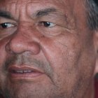 El Cholo carga la pena de una enfermedad catastrófica que ha postrado a su hijo.