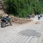 En el sector de Guápulo se registró este derrumbe a causa del movimiento telúrico, informó