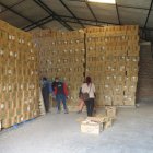 En dos galpones del Parque Industrial de Riobamba se hallaron los alimentos caducados.