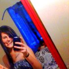 El arma fue hallado cerca de la mujer.