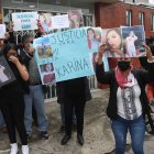 Familiares de Cherrez realizan plantones para que el caso de la mujer no quede en la impunidad.