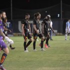 Los jugadores de Aucas salieron molestos tras caer en el vital duelo ante Guayaquil City.