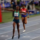 Chayanne da Silva de Brasil celebra al ganar, este 5 de diciembre del 2021, en la final 400m vallas femenino de atletismo en los Juegos Panamericanos Junior