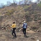 Trabajos. Bomberos realizaron un peritaje en el sitio para evaluar los daños.