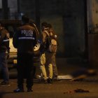 El fallecido no registra antecedentes penales. Al momento del ataque estaba con tres personas más, quienes resultaron heridas.