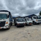 Los cuatro camiones requisados por las autoridades por traer mercadería ilegal desde el Perú.