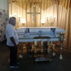 Feretro de la mujer ecuatoriana repatriada.