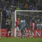 Momento de gloria, Independiente del Valle se tomaba el Capwell. El golero Ramírez le había tapado el penal a Sebastián Rodríguez.